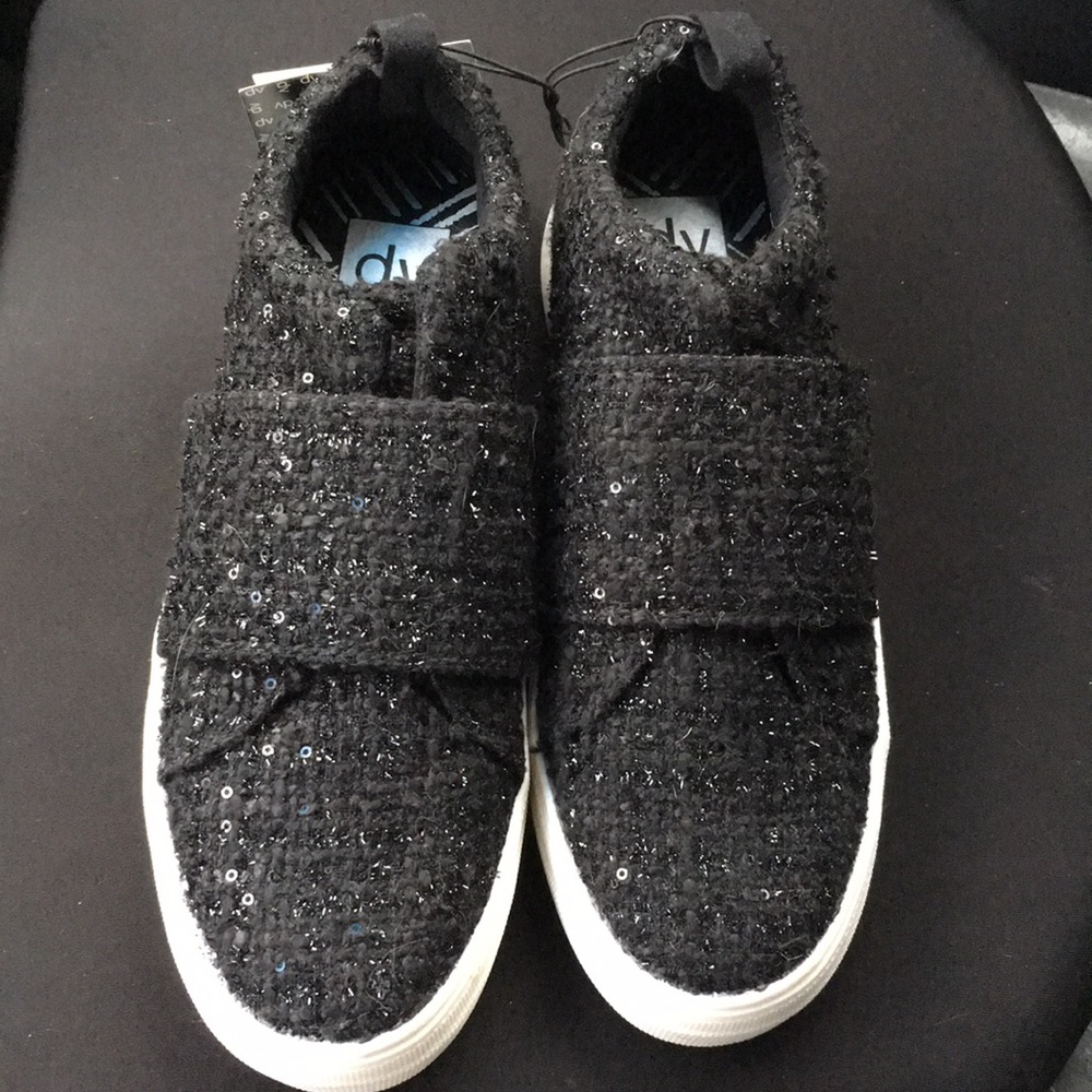 dv Stylish gym shoe